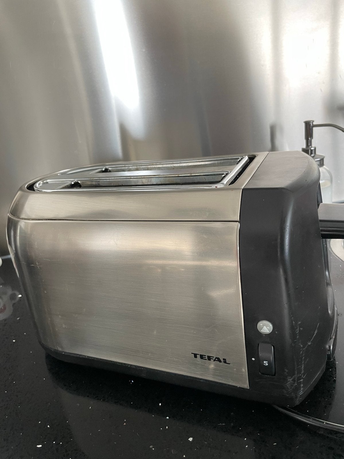 Tefal Broodrooster - Zeer goede staat, Witgoed en Apparatuur, Broodroosters, Ophalen, Zo goed als nieuw, Uitneembare kruimellade