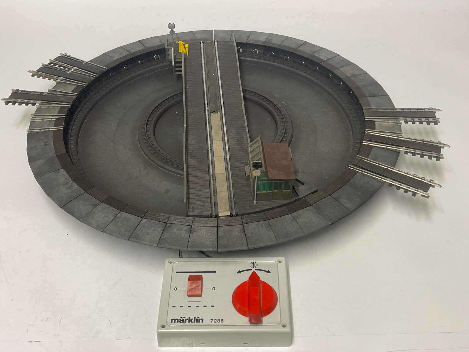 ** AFGEPRIJSD ** Märklin 7286 ** DRAAISCHIJF met 6 AANSL. **, Wisselstroom, Rails, Ophalen of Verzenden, Zo goed als nieuw