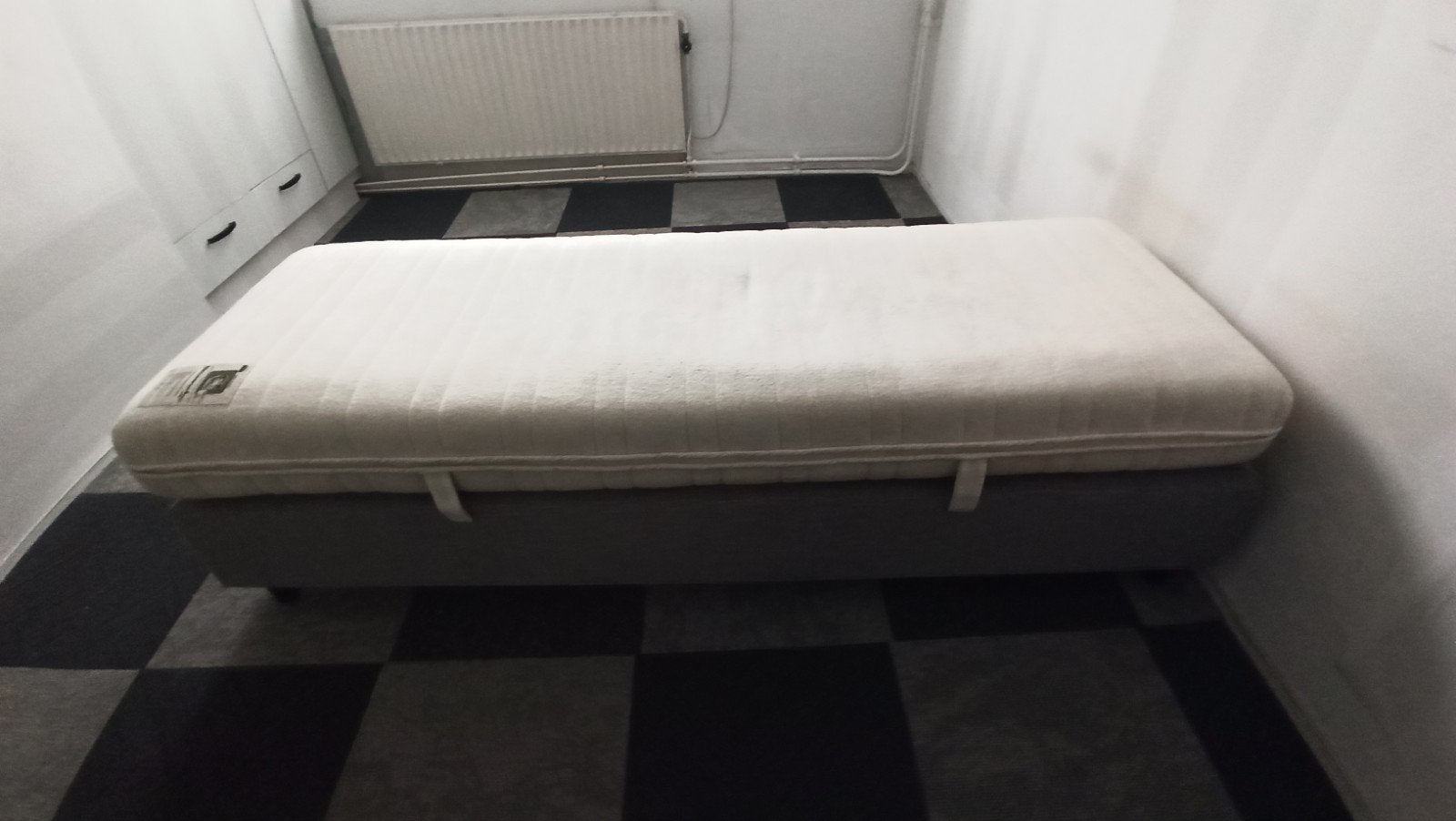Eenpersoons boxspring met matras - Zo goed als nieuw, Ophalen, 90 cm, Eenpersoons, Zo goed als nieuw