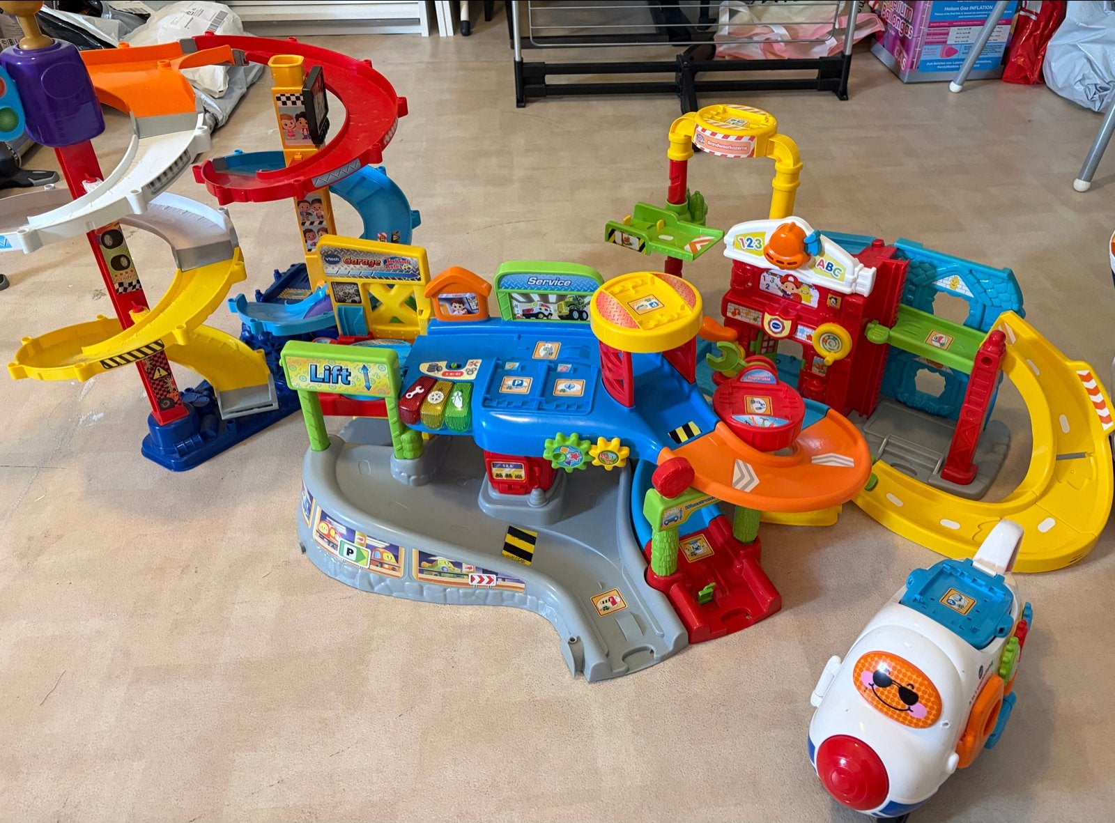 Super grote Vtech Toet Toet set met 3 banen en auto's, Kinderen en Baby's, Speelgoed | Vtech, Ophalen, Gebruikt, 2 tot 4 jaar
