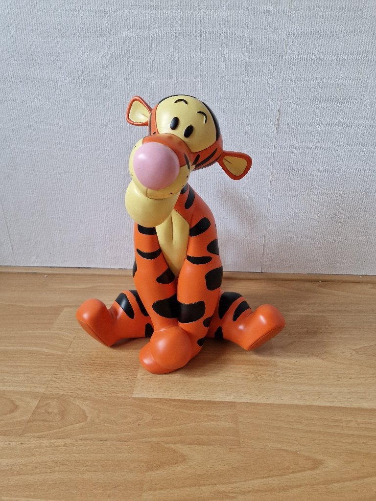 Zittende Tijgertje Beeld - Winnie de Poeh, Ophalen of Verzenden, Winnie de Poeh of vrienden, Nieuw, Beeldje of Figuurtje