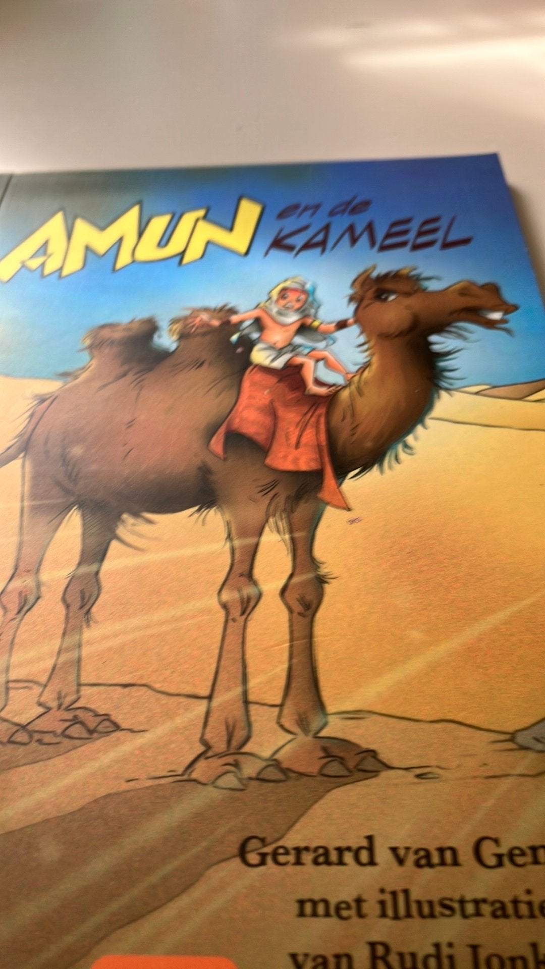 Gerard van Gemert - Amun en de kameel, Boeken, Ophalen of Verzenden, Zo goed als nieuw, Gerard van Gemert, Fictie algemeen