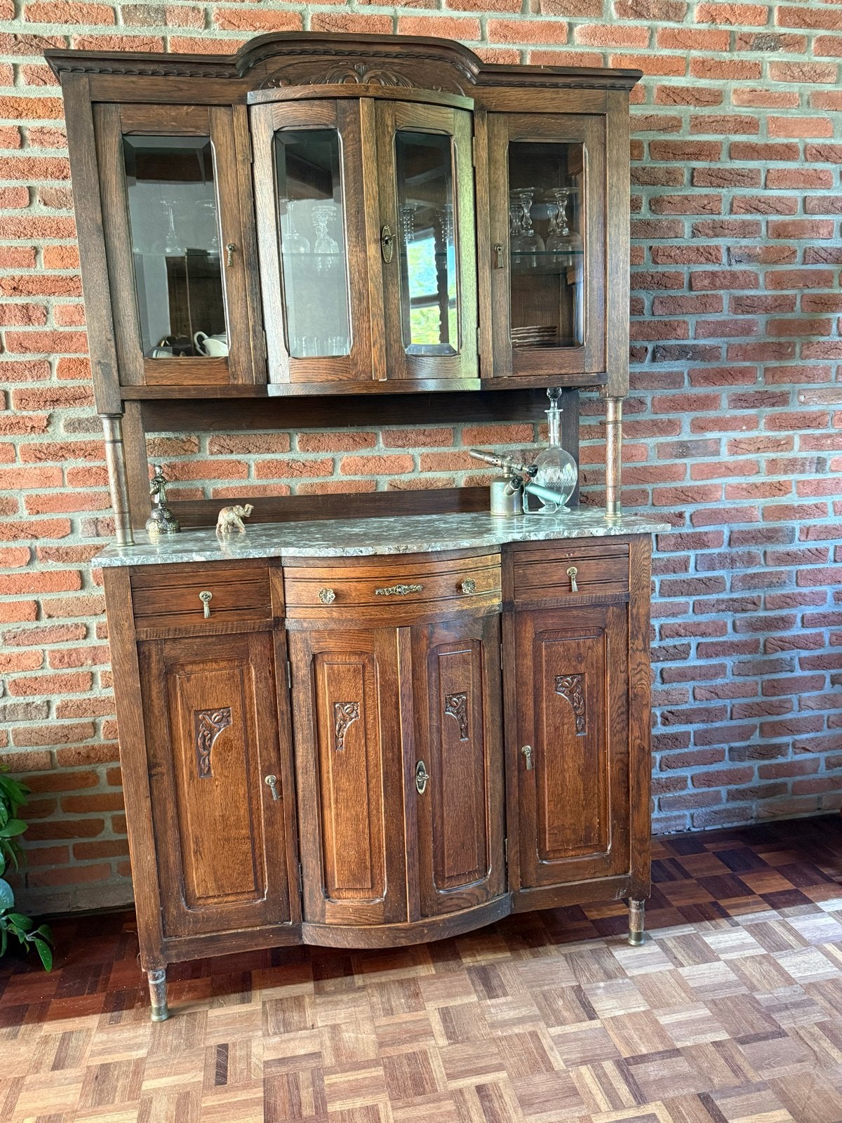 Antieke Belgische massief houten kast 1880–1910 met marmer, Ophalen, 100 tot 150 cm, Zo goed als nieuw, 150 tot 200 cm