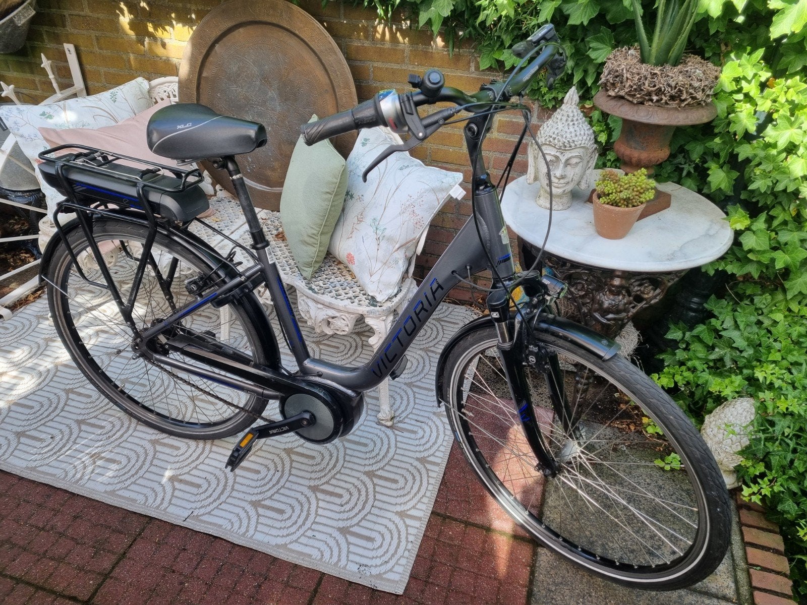 Victoria elektrische damesfiets,  Bosch midde motor, Zo goed als nieuw, 51 tot 55 cm, 50 km per accu of meer, Ophalen