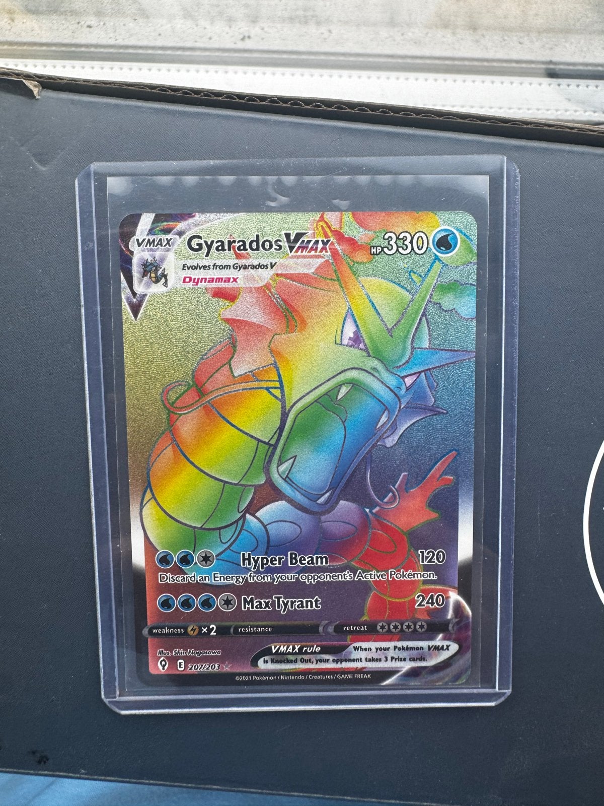 Gyarados VMAX 207/203, Ophalen of Verzenden, Zo goed als nieuw, Losse kaart, Foil