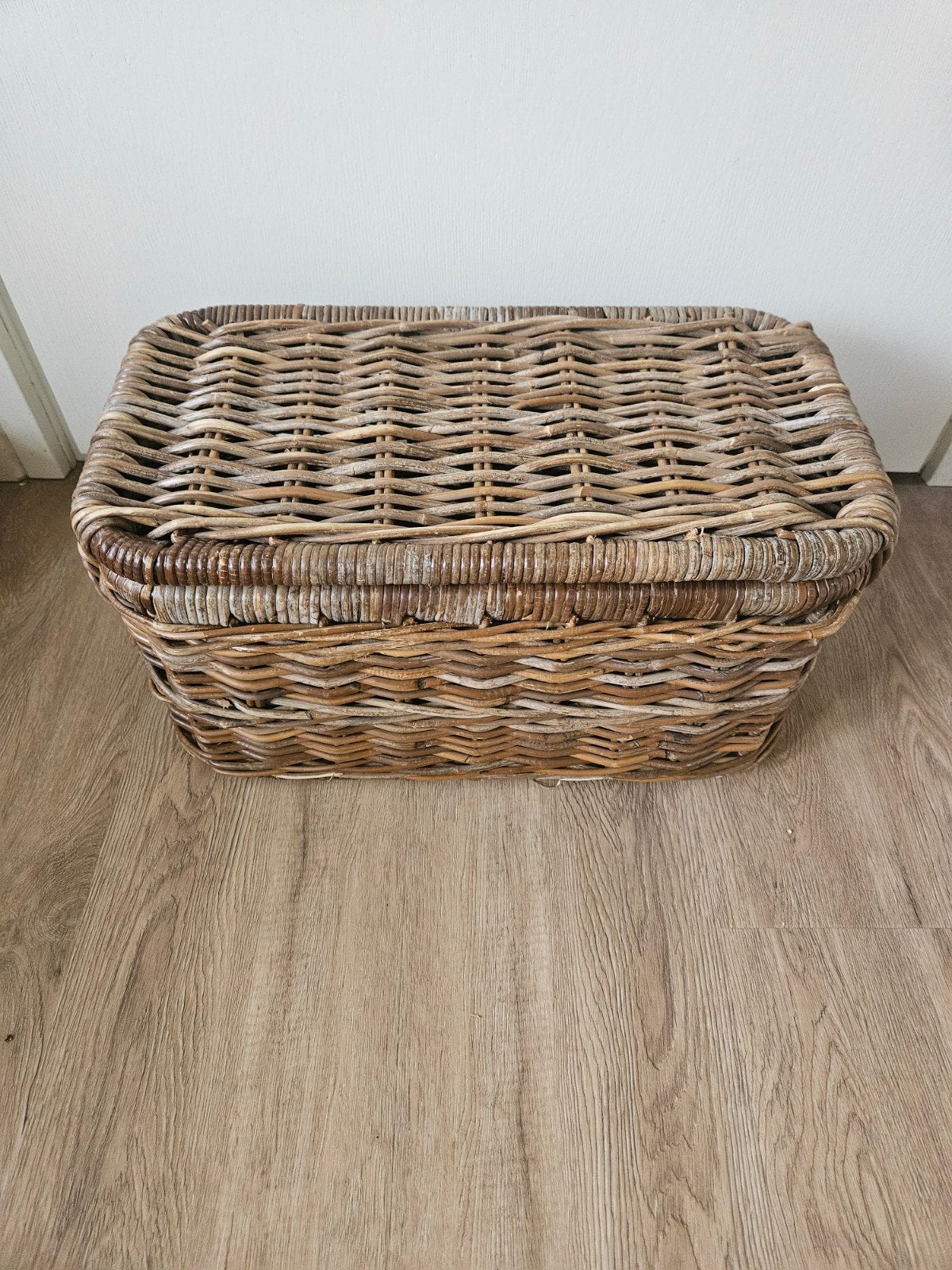 Rotan opbergmand / rietenmand met deksel, Ophalen