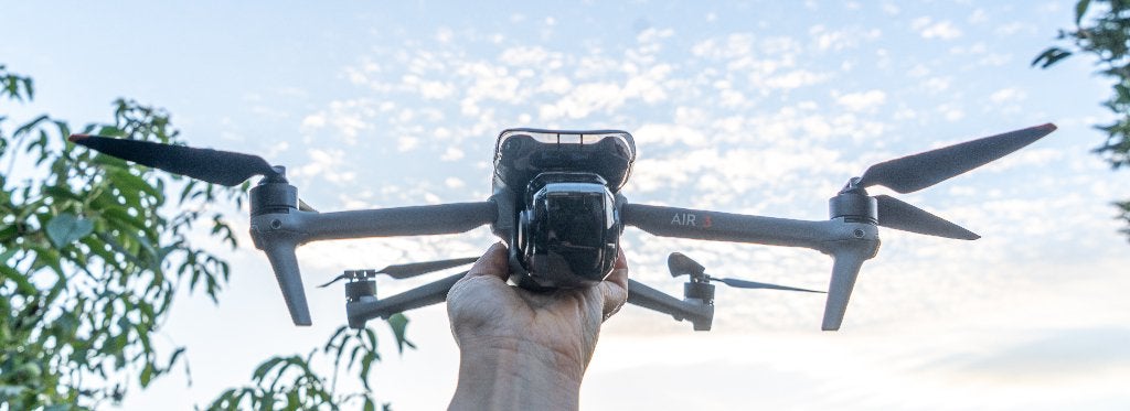 DJI Air 3 + RC-N2 | Refurbished | door mij ongebruikt, Cameradrone, 5 tot 10 kilometer, Refurbished, DJI