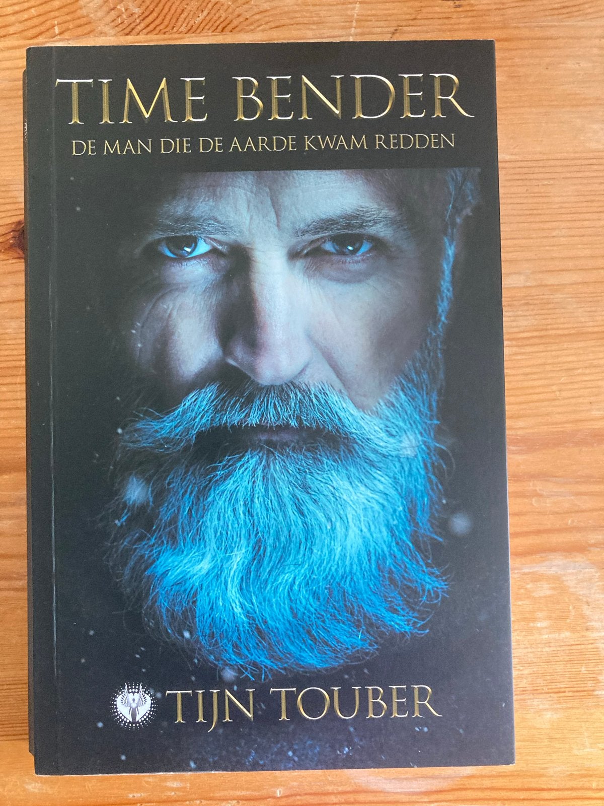 Time Bender: De Man Die De Aarde Kwam Redden - Tijn Touber, Boeken, Ophalen of Verzenden, Gelezen, Nederland