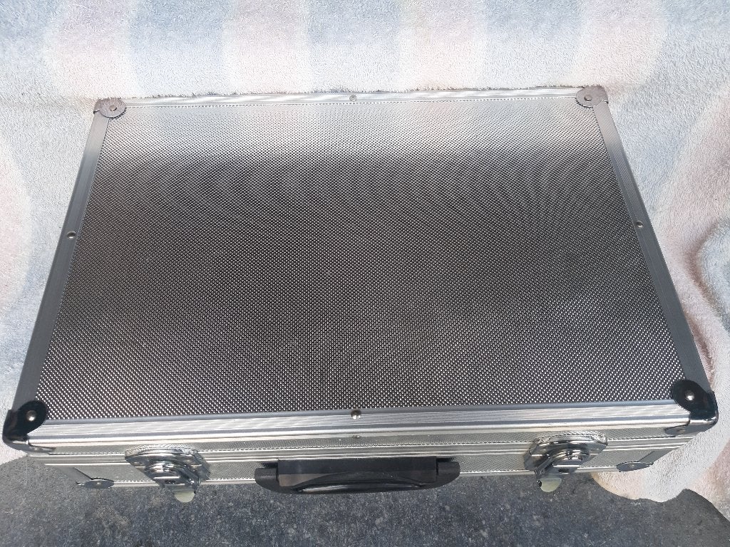 Aluminium koffertje in zeer goede staat., Ophalen, Gebruikt, Minder dan 50 cm, Minder dan 35 cm