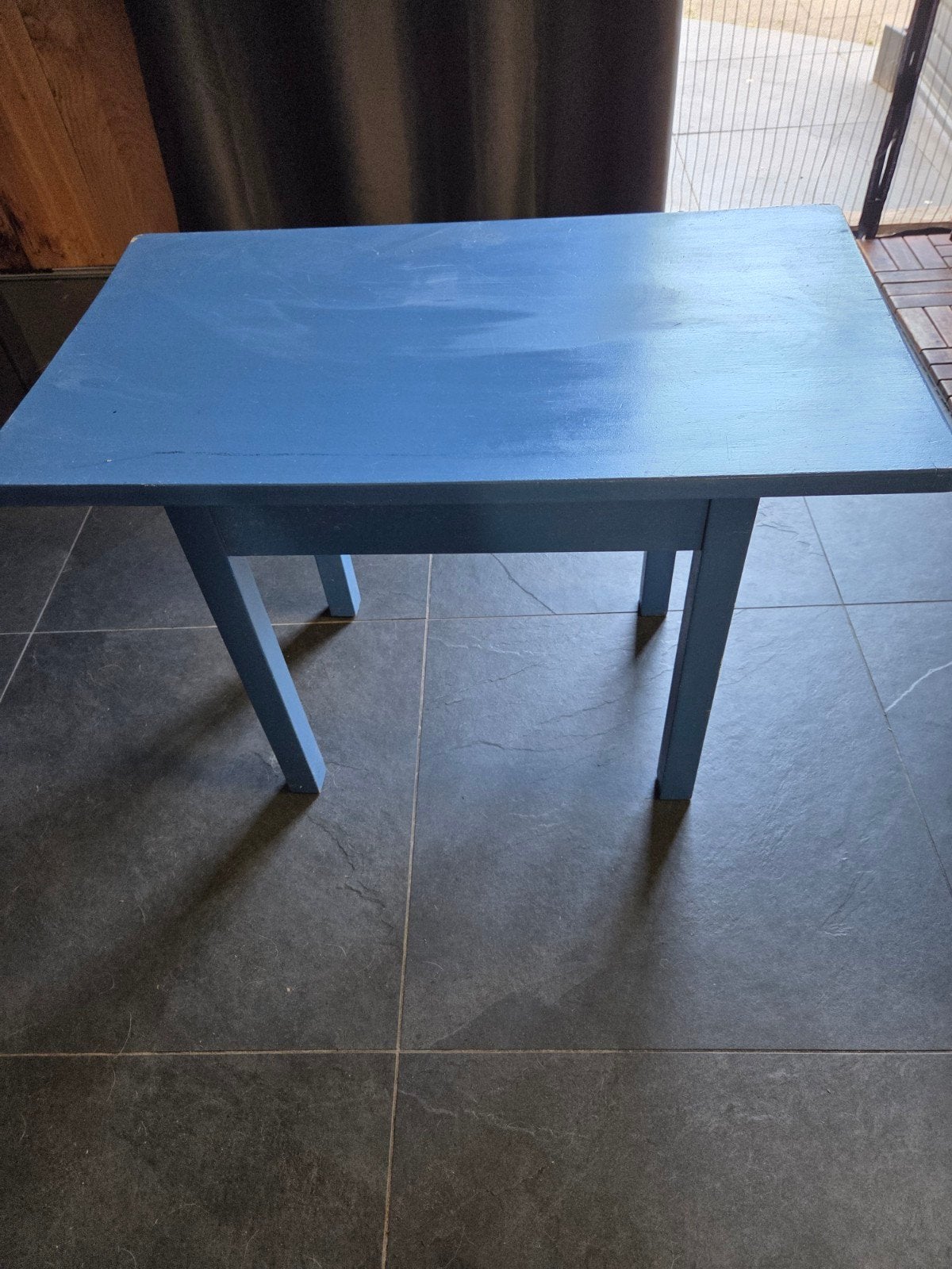 Blauwe kindertafel - stevig en compact, Ophalen, Gebruikt, Tafel(s)