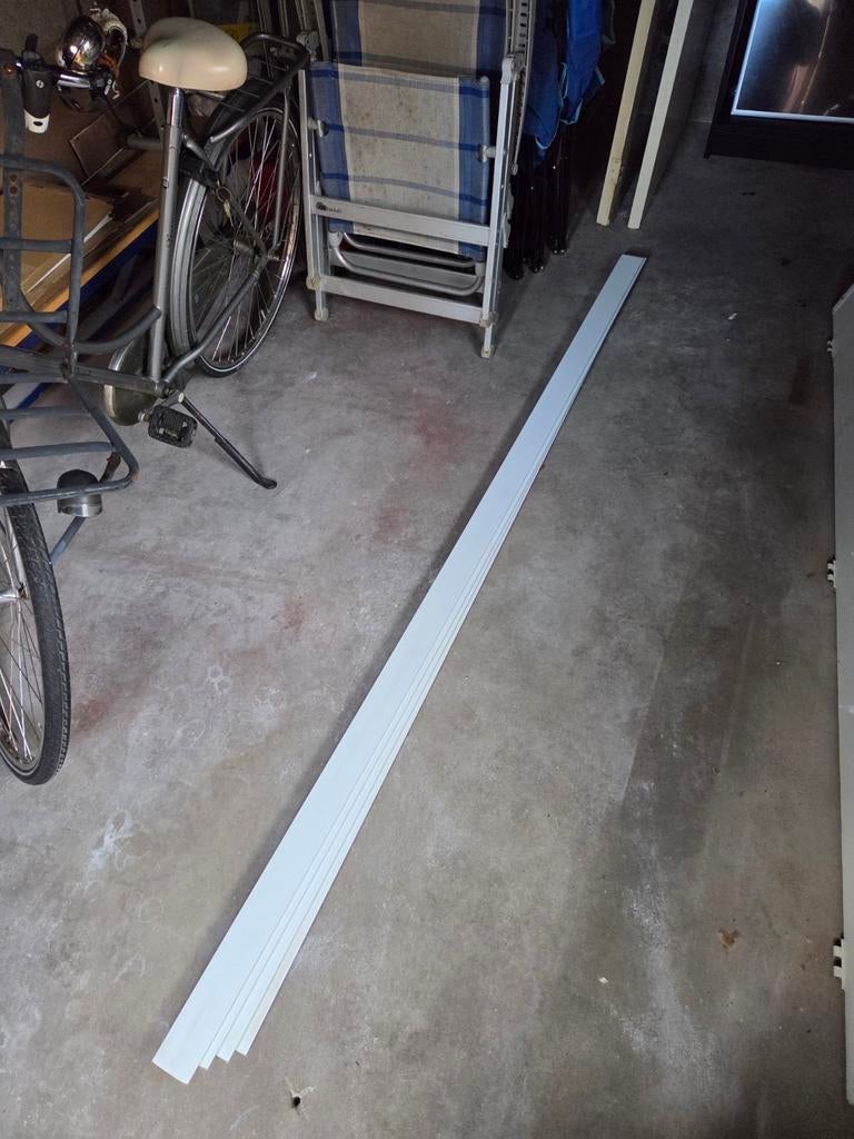 Muurplint wit, Doe-het-zelf en Verbouw, Plinten en Afwerking, Nieuw, Ophalen of Verzenden, Mdf, 200 tot 250 cm