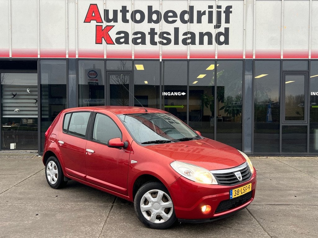 Dacia Sandero 1.6 Lauréate - Airco, Voorwielaandrijving, Stof, 1011 kg, 4 cilinders