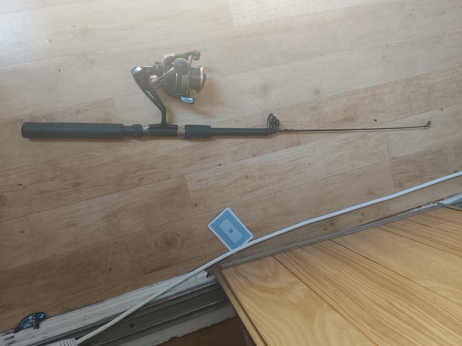 Vishengel met molen en 40 honderdste lijn, Ophalen, Zo goed als nieuw, Complete hengel