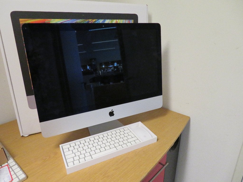 Apple iMac 2019 (19.2) i3 16GB 1TB | Pawn Eindhoven, Computers en Software, Apple Desktops, Gebruikt, iMac, HDD, 3 tot 4 Ghz, 16 GB