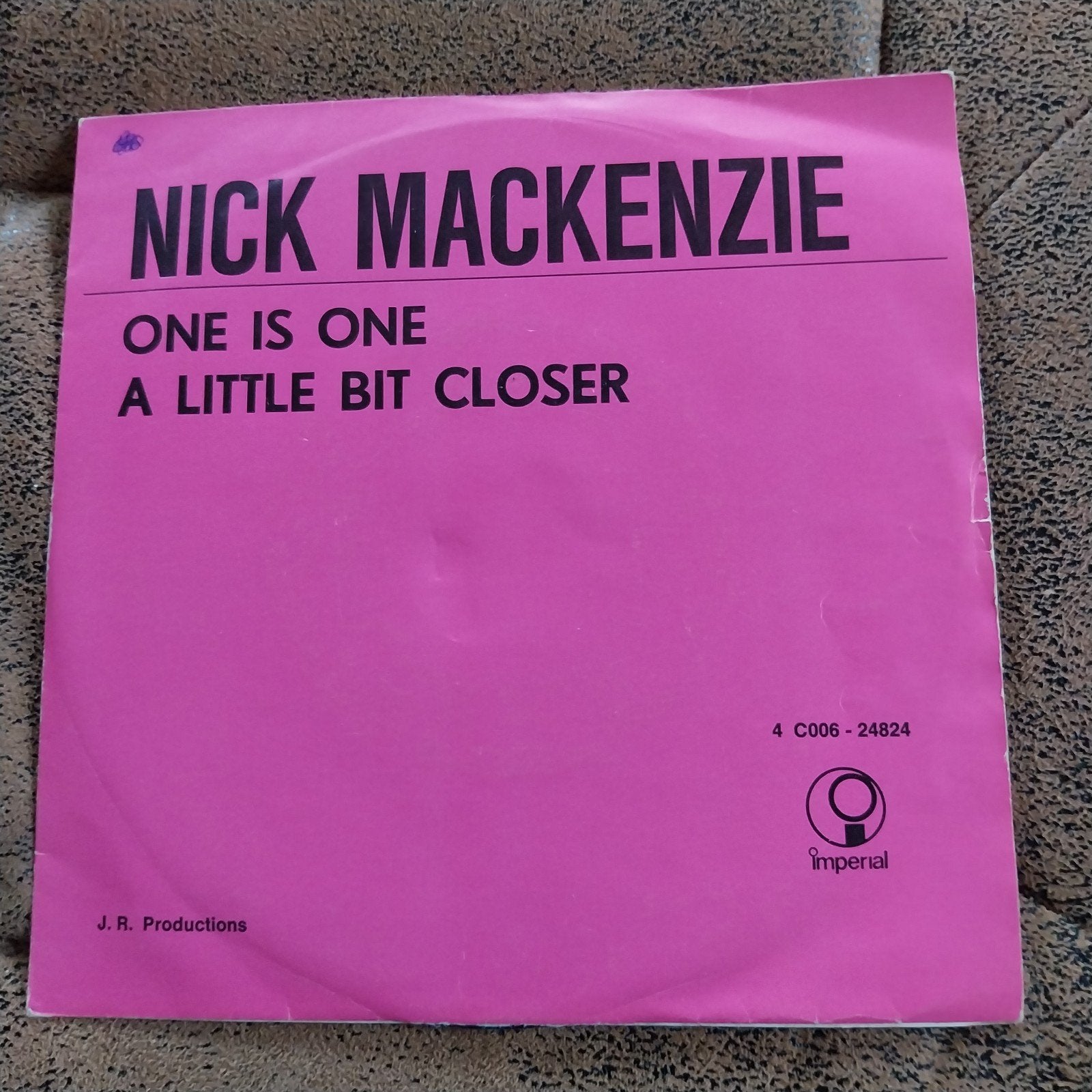 Nick MacKenzie - One Is One / A Little Bit Closer (Single), Cd's en Dvd's, Vinyl Singles, Ophalen of Verzenden, Gebruikt, Nederlandstalig