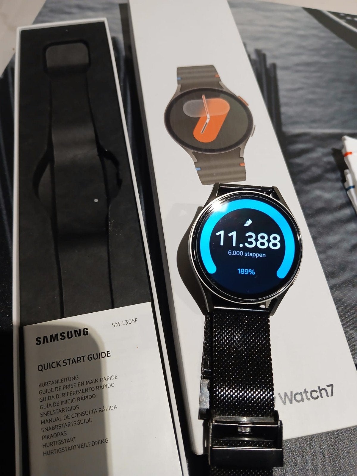 Samsung Galaxy Watch 7  met veel accessoires, Ophalen, GPS, Zwart, Zo goed als nieuw