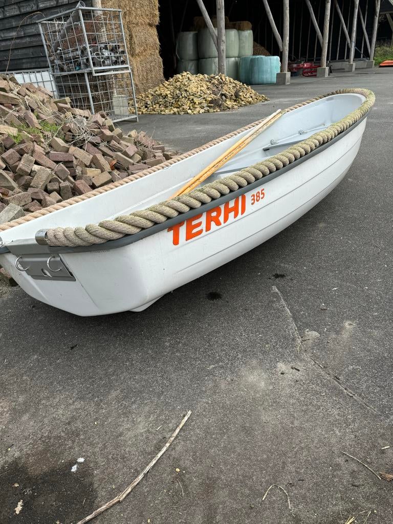 Terhi 385 Roeiboot - Nieuwstaat, incl. roeispanen, Ophalen of Verzenden, Zo goed als nieuw