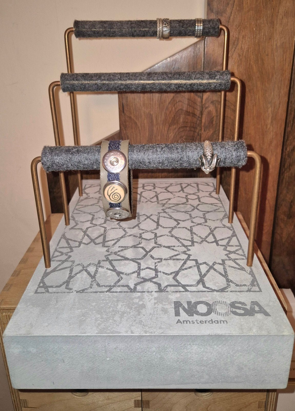 Noosa Amsterdam Display voor Ringen of Armbanden, Ophalen of Verzenden, Zo goed als nieuw, Grijs, Overige materialen
