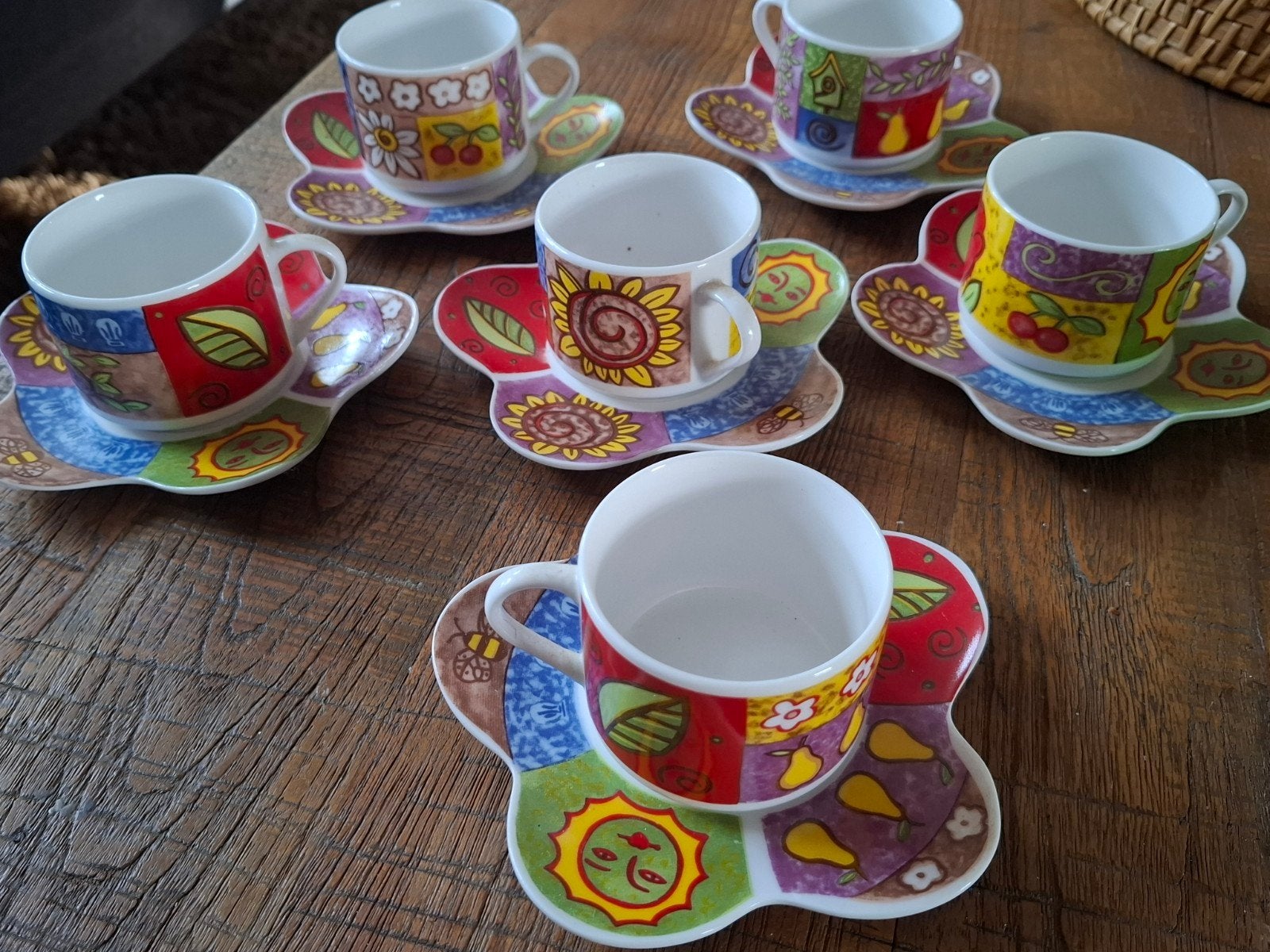 6 Kleurrijke Espressokopjes met Schotels, Ophalen of Verzenden, Zo goed als nieuw, Overige stijlen, Kop(pen) en/of Schotel(s)