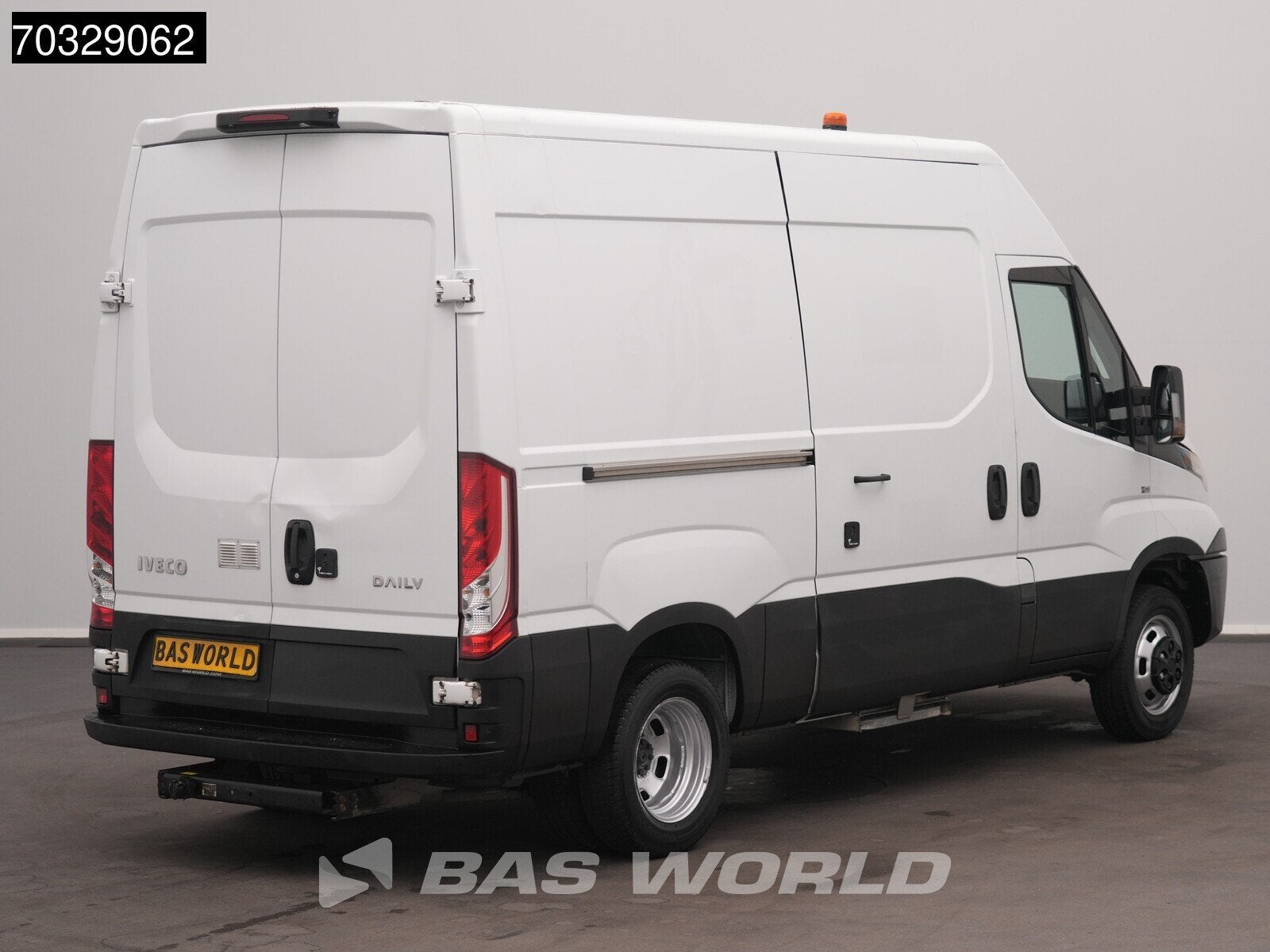 Iveco Daily 35C14 Luchtvering Euro6 Trekhaak Dubbellucht Air, Auto's, Bestelauto's, Gebruikt, Euro 6, Iveco, Wit