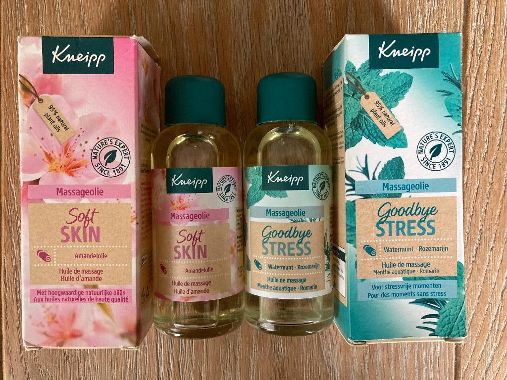 Kneipp massageolie (2 stuks), Ophalen of Verzenden, Nieuw, Bodylotion, Crème of Olie