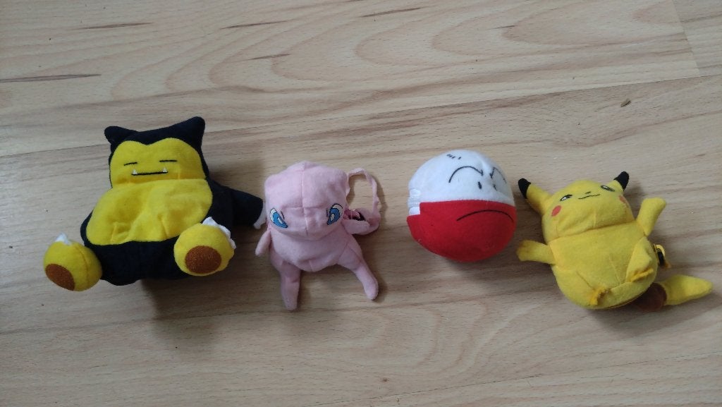 Oude Pokémon knuffels, omkeerbaar tot pokéball, Verzamelen, Ophalen of Verzenden, Gebruikt