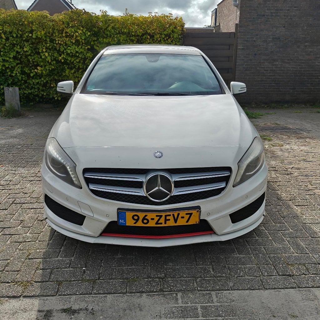 Mercedes-Benz A 180 AMG SPORT 170PK/PANO/LEDER/ALCANTARA, Auto's, Achterwielaandrijving, 4 cilinders, Wit, 1200 kg