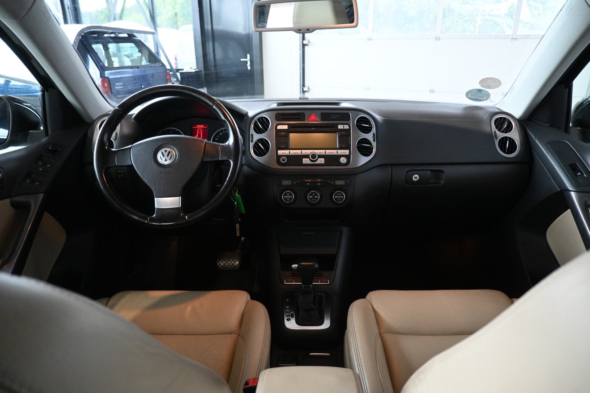 Volkswagen Tiguan 2.0 TDI Automaat DSG Sport&Style 4Motion C, Auto's, Gebruikt, 4 cilinders, Zwart, Bedrijf