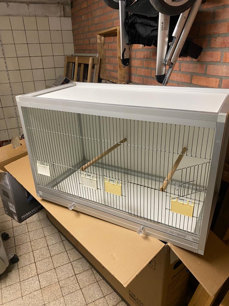Aluminum kooien., Dieren en Toebehoren, Vogels | Hokken en Kooien, Ophalen of Verzenden, Gebruikt, Aluminium, Vogelkooi