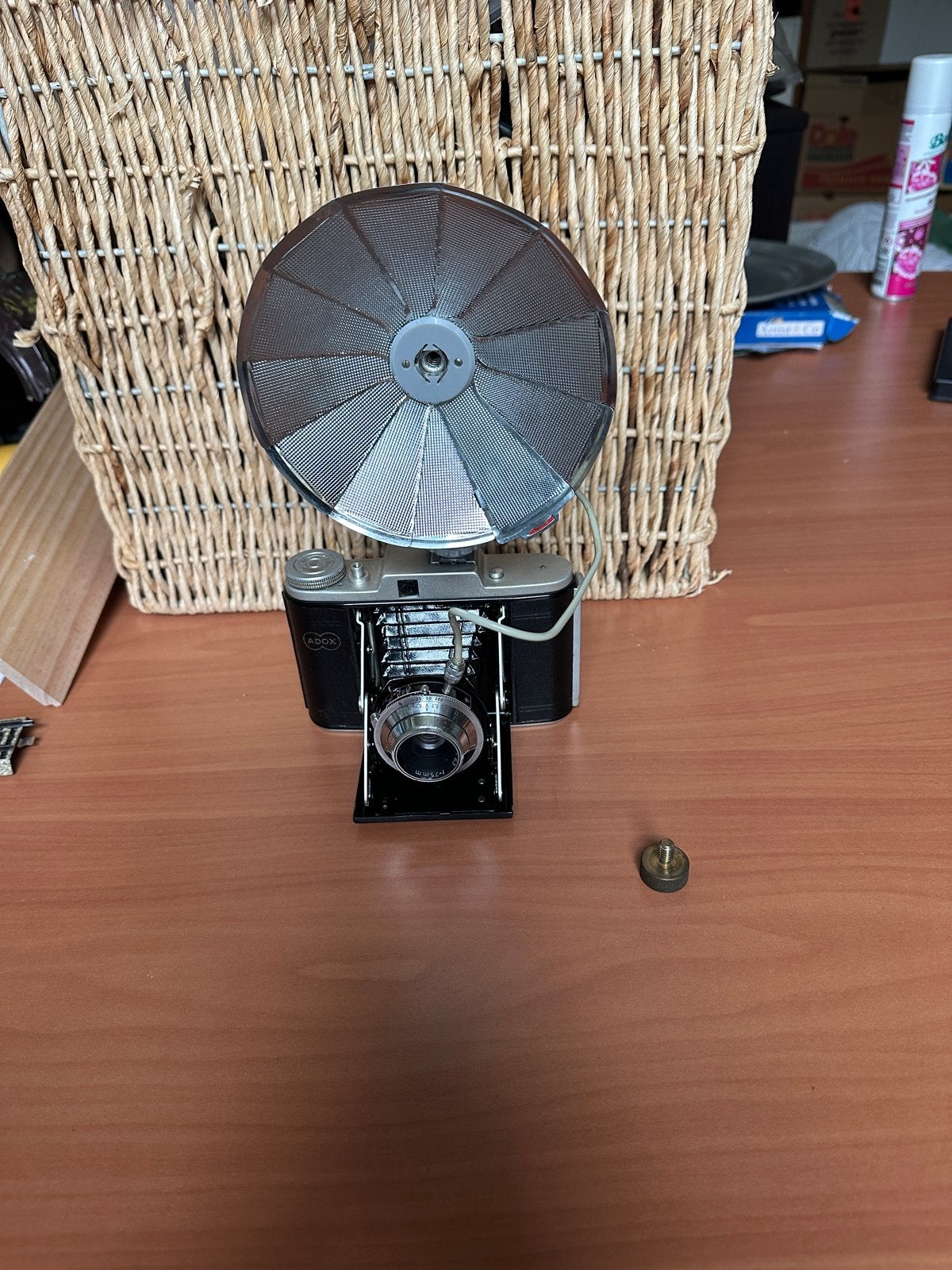 Vintage Adox Balgcamera (1950s) met Flitser en Leren Tas, Ophalen of Verzenden, Zo goed als nieuw, Compact, Overige Merken