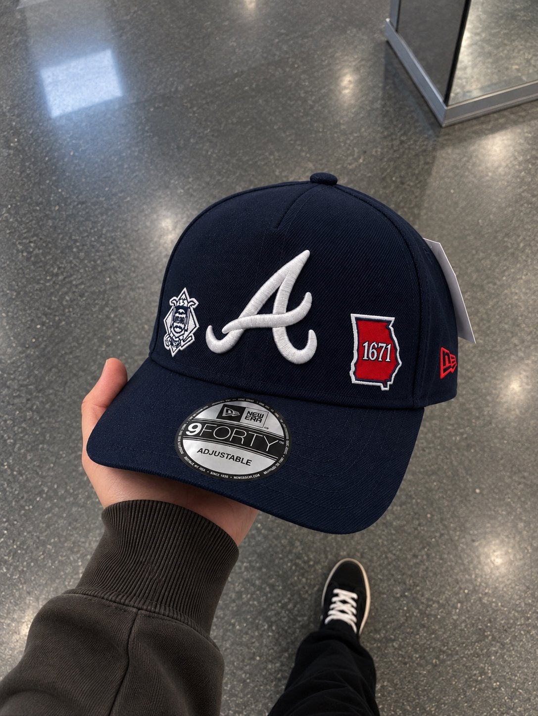 New Era 9FORTY Atlanta Braves pet navy rood verstelbaar, Kleding | Heren, Ophalen of Verzenden, Nieuw, One size fits all, Pet