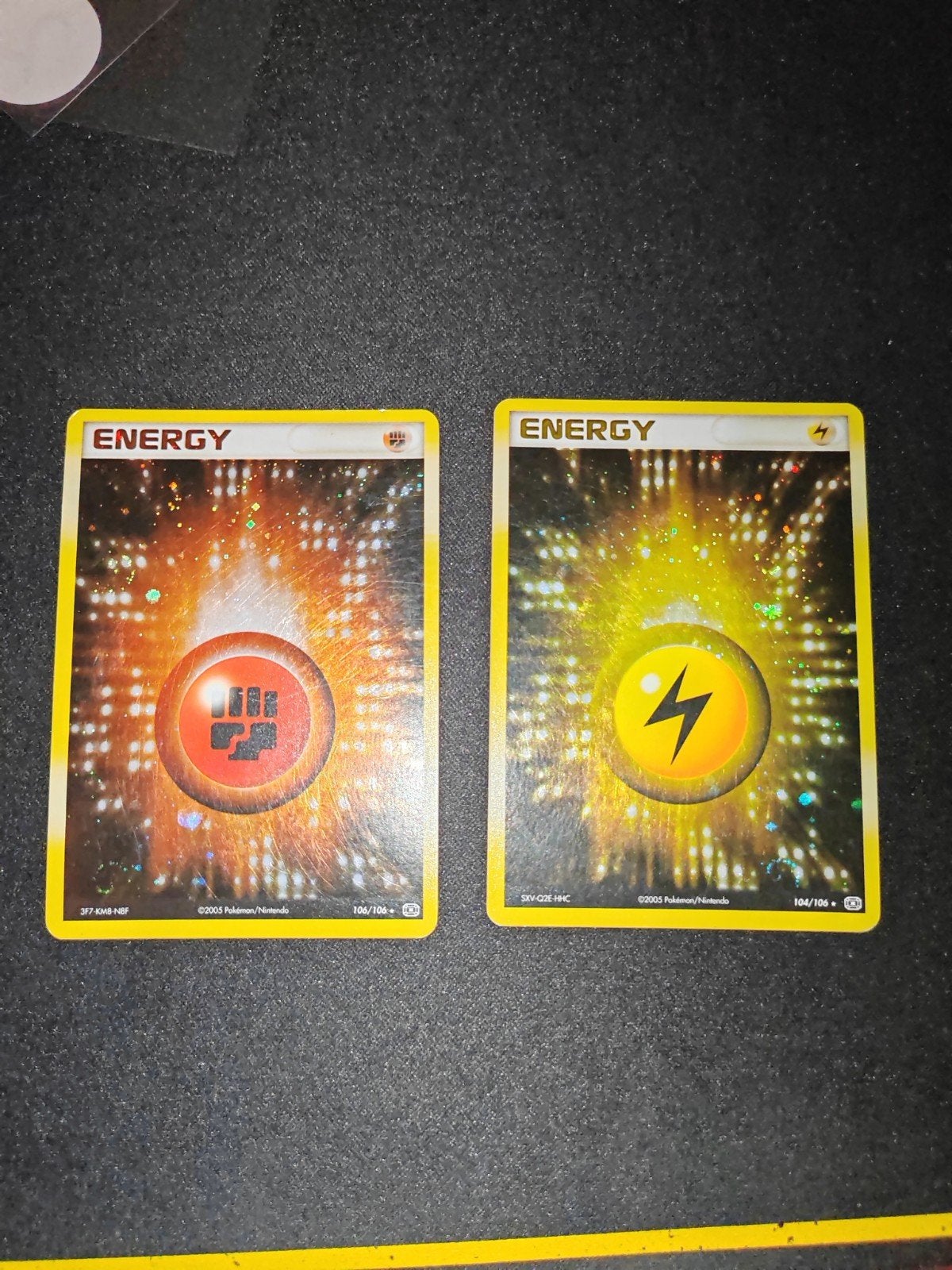 2 Pokémon Energy kaarten: Vecht en Bliksem (Foil), Ophalen of Verzenden, Gebruikt, Meerdere kaarten, Foil