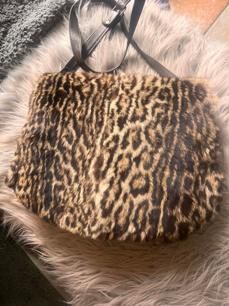 Echte vintage bont schouder tas, Sieraden, Tassen en Uiterlijk, Tassen | Damestassen, Ophalen of Verzenden, Gebruikt, Zwart, Schoudertasje