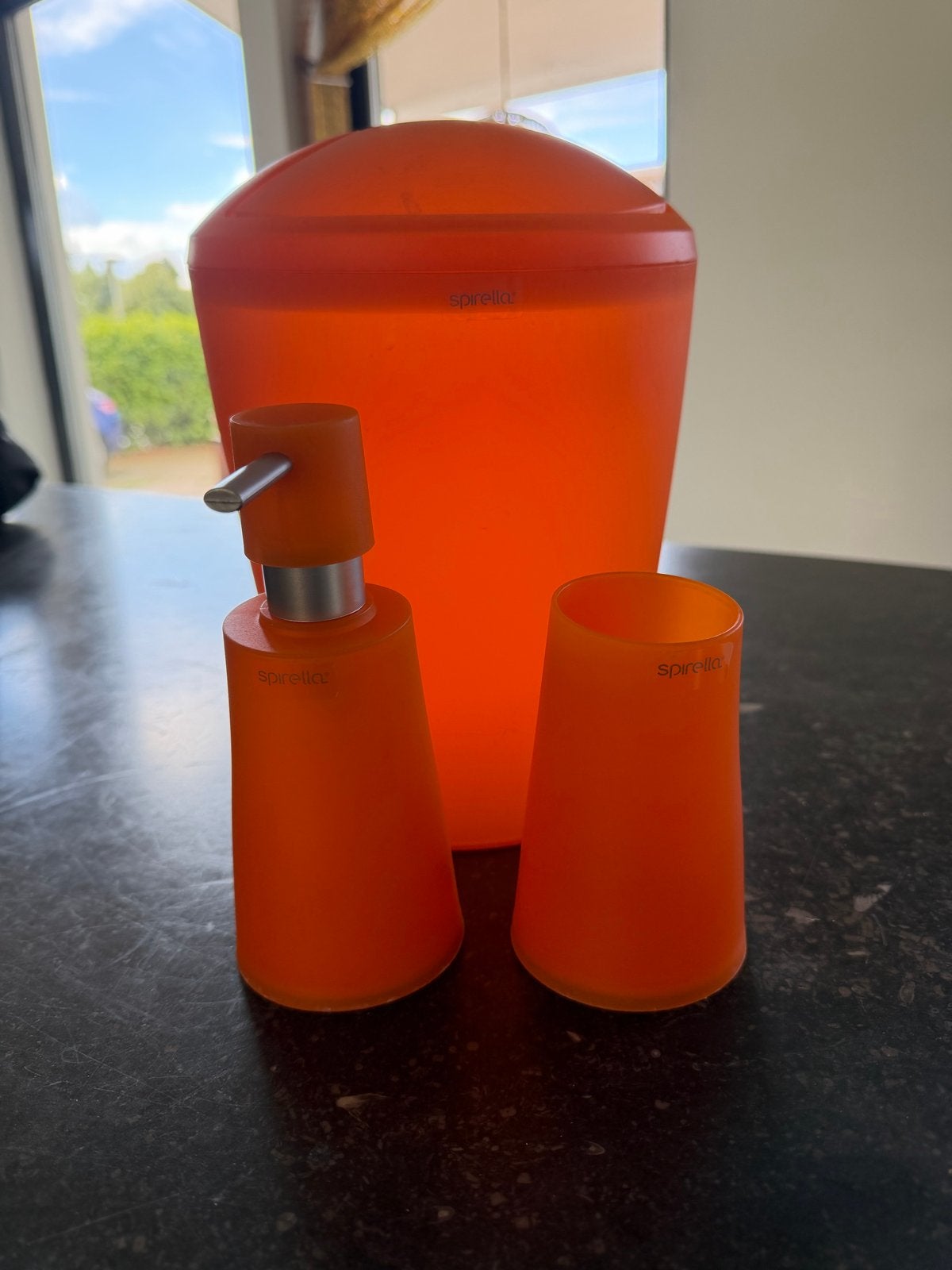Spirella badkamer set: zeepdispenser, beker, prullenbak, Gebruikt, Overige merken, Oranje, Zeepdispenser/zeepbakje