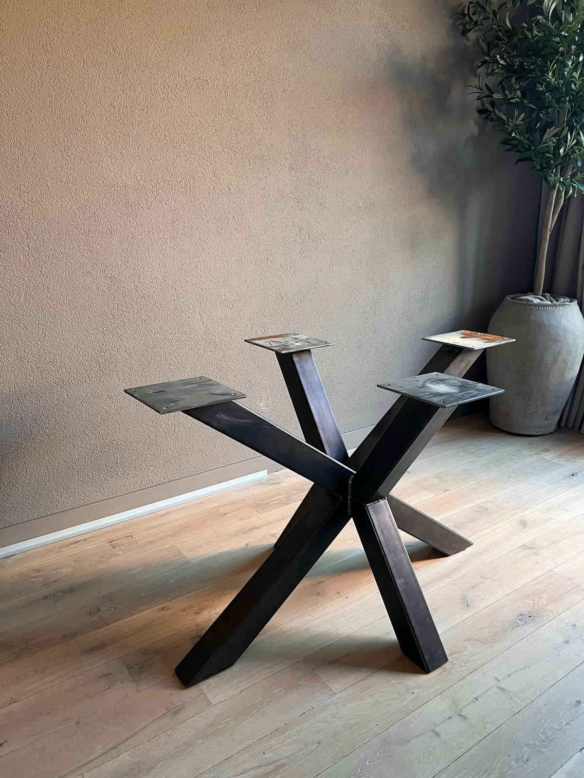 Stalen spinpoot voor eettafel / stoere tafelpoot, Huis en Inrichting, Tafelonderdelen, Ophalen, Tafelpoot, Gebruikt, 100 tot 150 cm