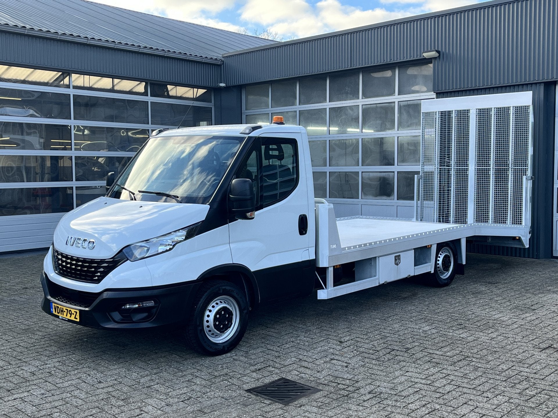 Iveco Daily 35S14 2.3 Autotransporter Tijhof 5.14 M Luchtver, Auto's, Bestelauto's, 13 km/l, Gebruikt, Iveco, Wit
