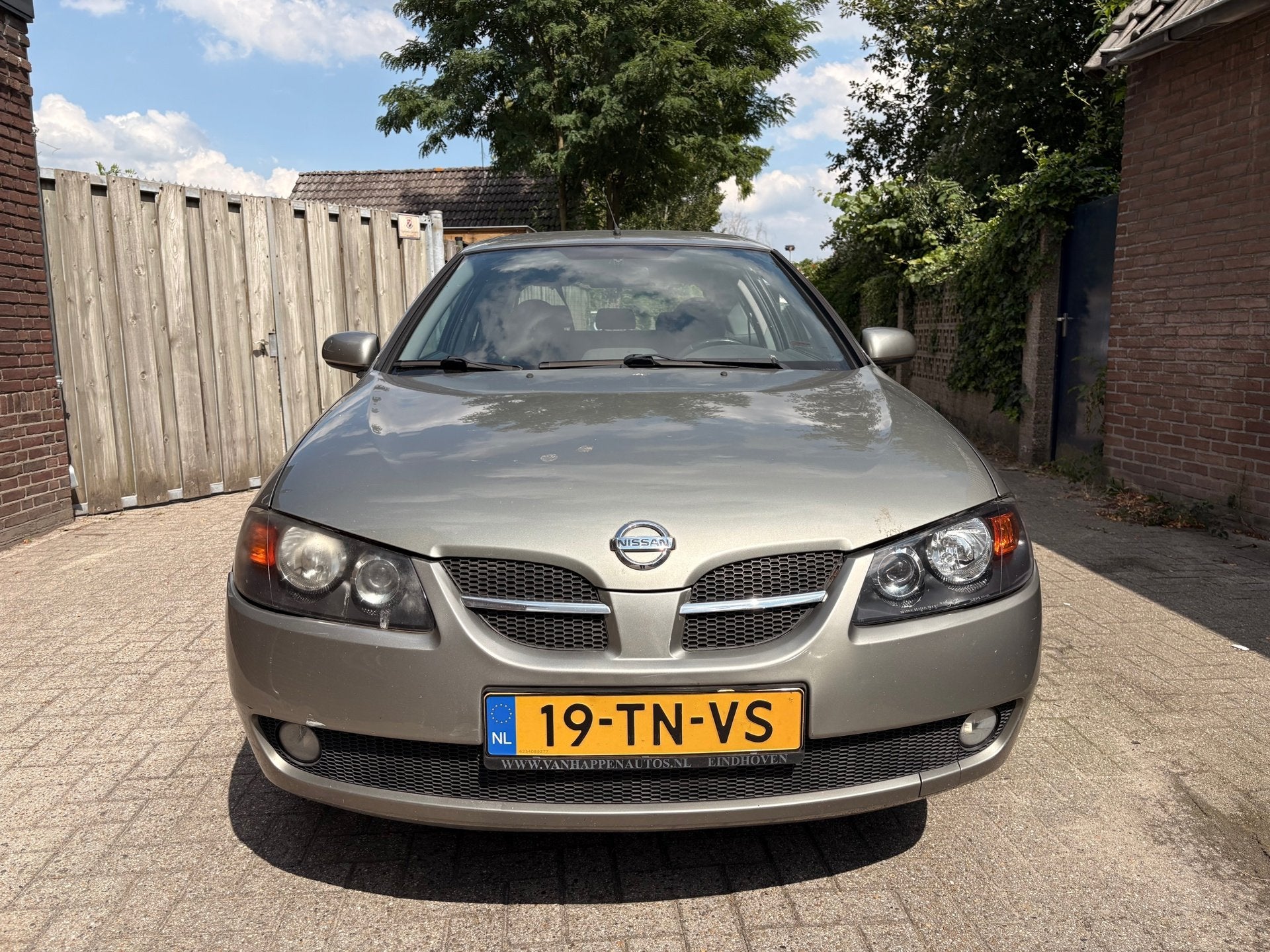 Nissan Almera 1.5 Visia - airco - nieuwe apk tot 07-2027, Auto's, Nissan, 4 cilinders, 49 €/maand, Bedrijf, Handgeschakeld
