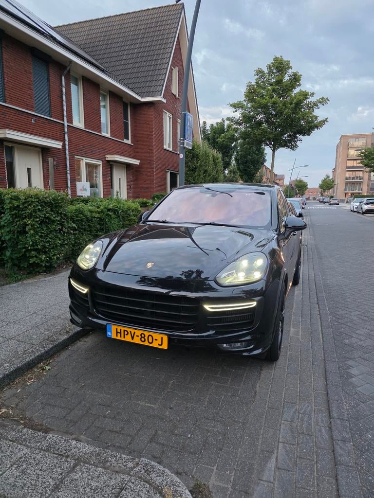 Porsche Cayenne 3.6 V6 440pk GTS sportchrono 88,000km, Auto's, Porsche, Automaat, Cayenne, Zwart, 10 km/l