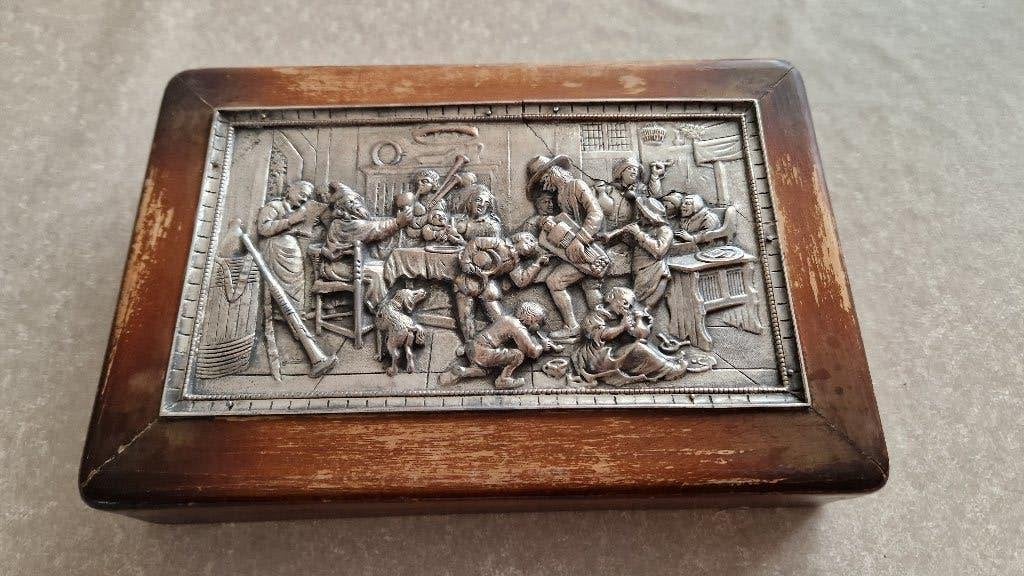 antiek kistje met verzilverd plaatje, Ophalen of Verzenden