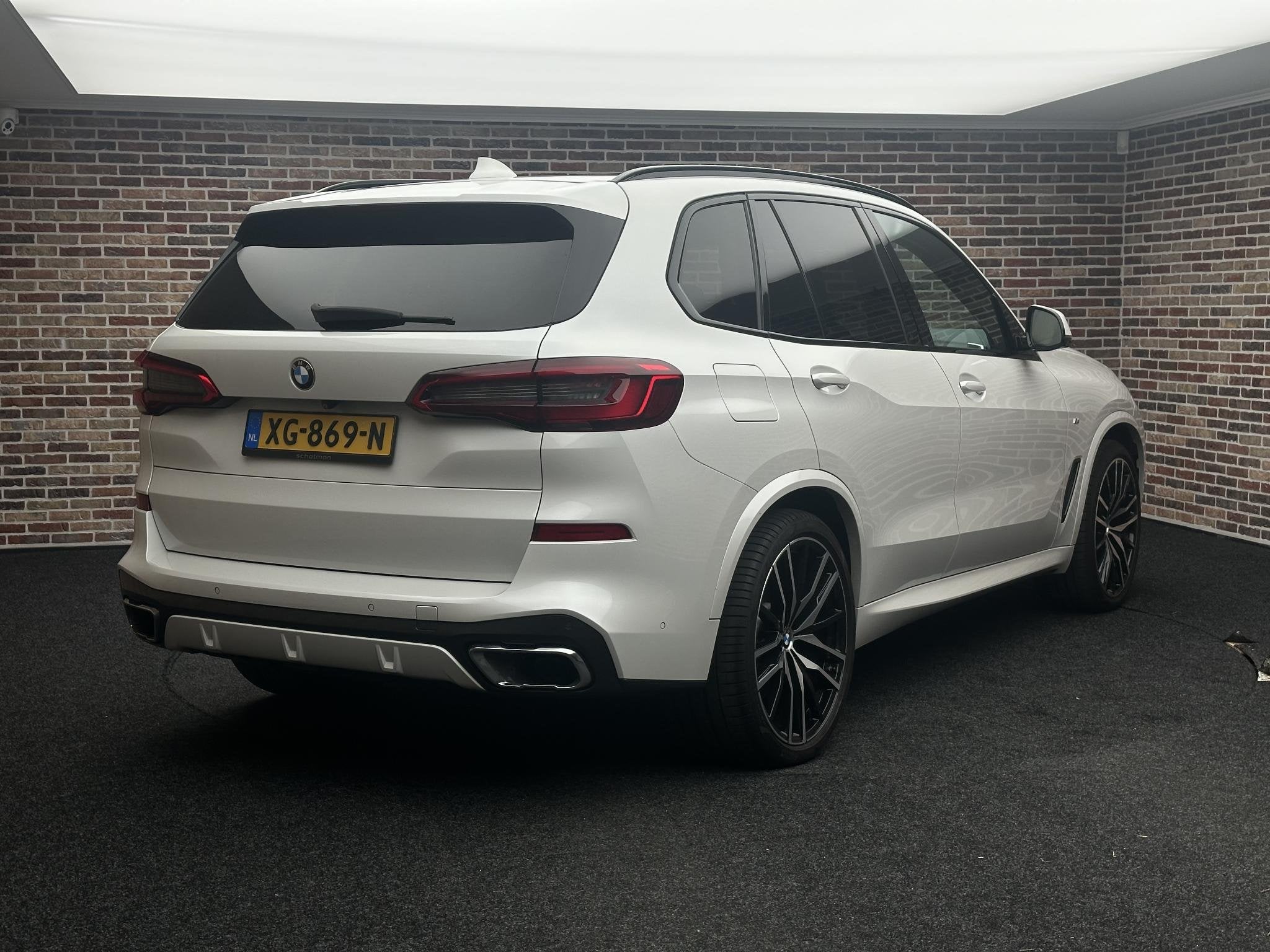BMW X5 xDrive40i High Executive Pano| Harman Kardon| 360 cam, Auto's, Dealer onderhouden, Gebruikt, Bedrijf, Vierwielaandrijving