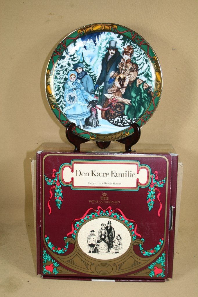 Royal Copenhagen bord Den Kaerre Familie 1991, Ophalen of Verzenden