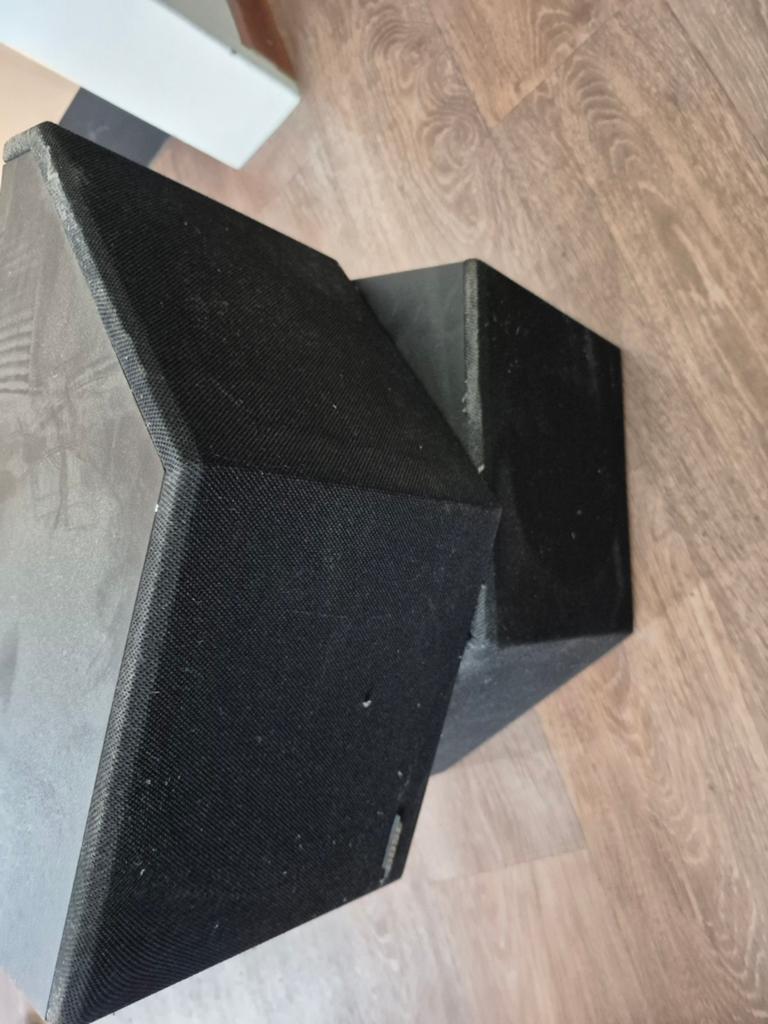 Bose 201 luidsprekers., Ophalen, Gebruikt, Front, Rear of Stereo speakers, Bose