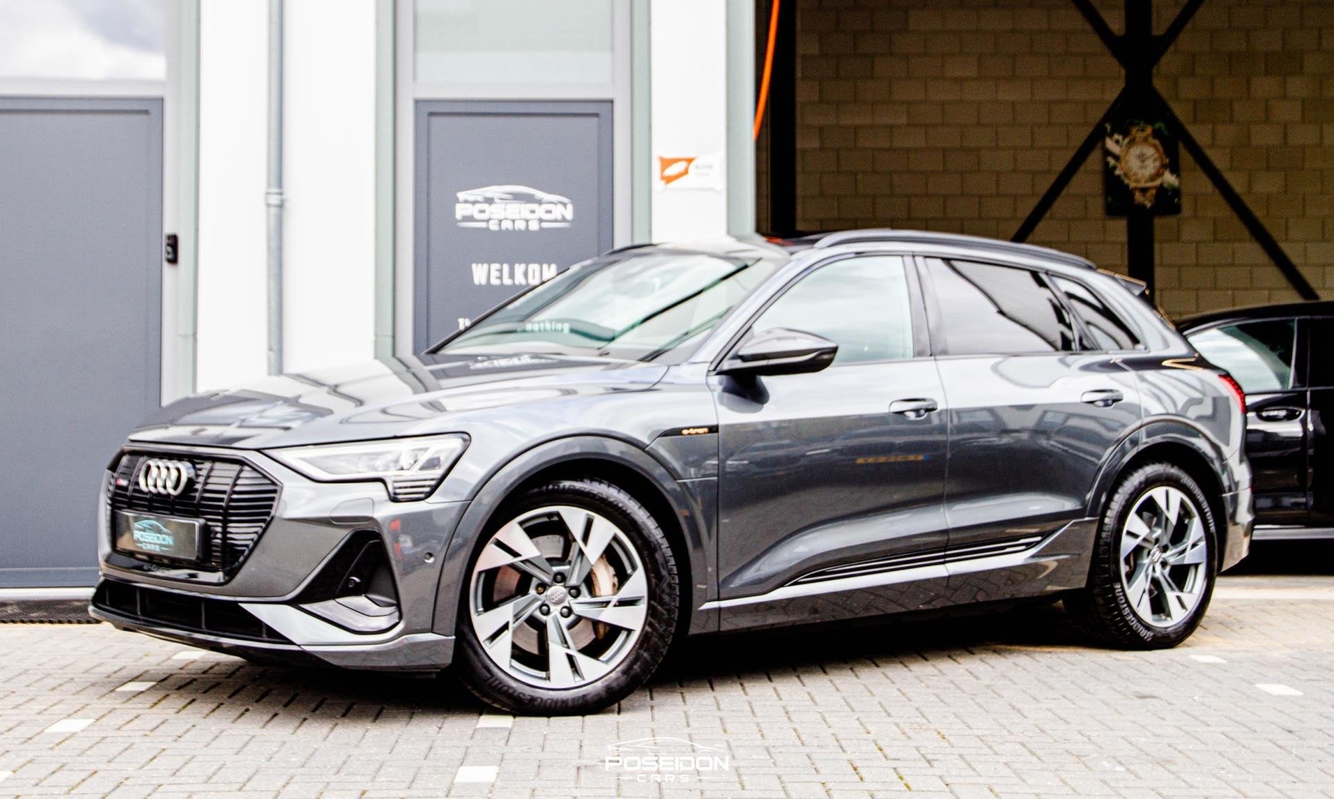 Audi E-tron 50 quattro Launch edition Black 71 kWh PANO | LI, Auto's, Audi, Automaat, 300 km, Origineel Nederlands, Vierwielaandrijving