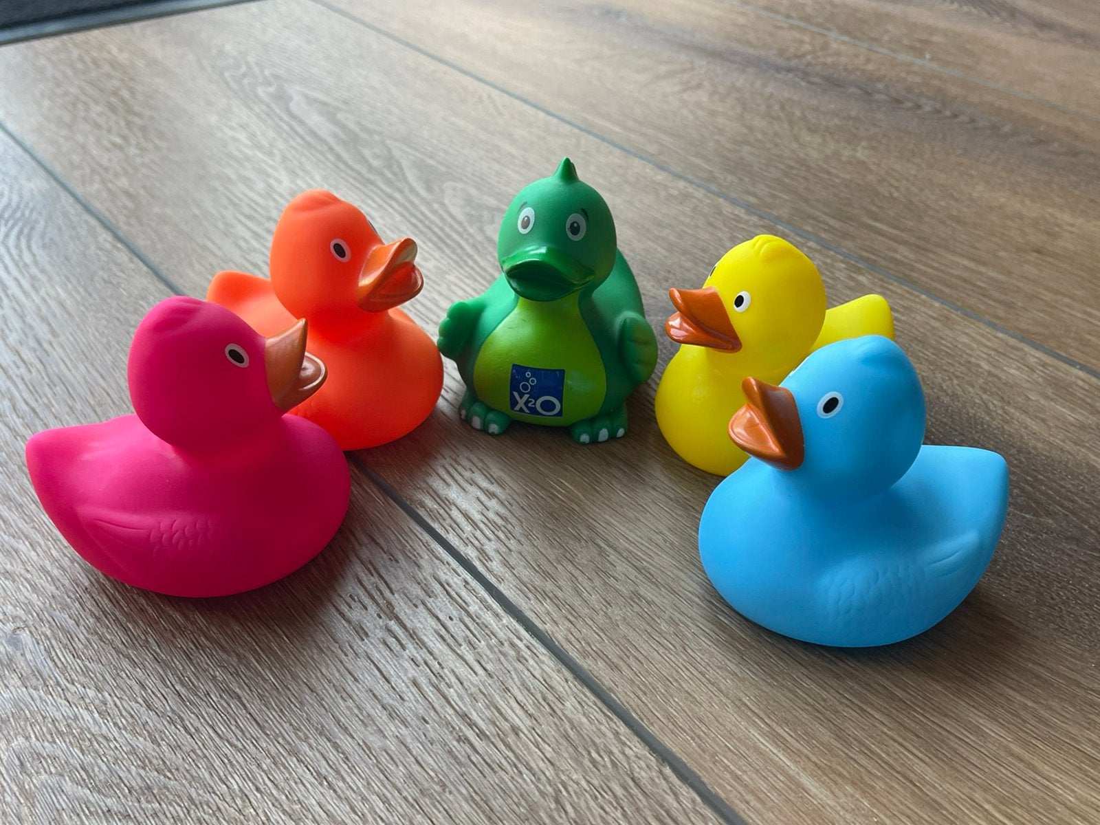 5 rubber badeendjes rubber ducks 1 met reclame opdruk dino, Kinderen en Baby's, Speelgoed | Badspeelgoed, Ophalen of Verzenden