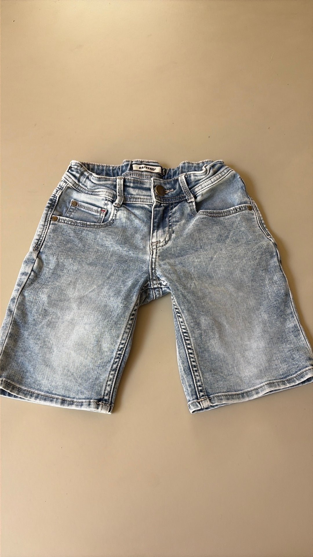 Ala nieuw: stoere Raizzed korte broek / jeans, Ophalen, Zo goed als nieuw, Jongen, Broek