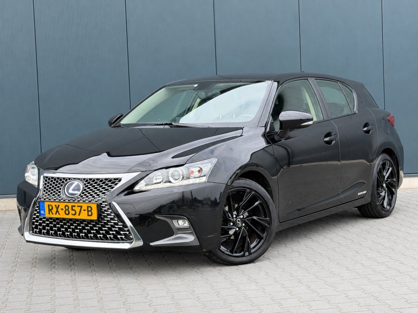 Lexus CT 200h Business Line Led - Alcantara - Navi - Camera, 136 pk, Gebruikt, 4 cilinders, Alcantara