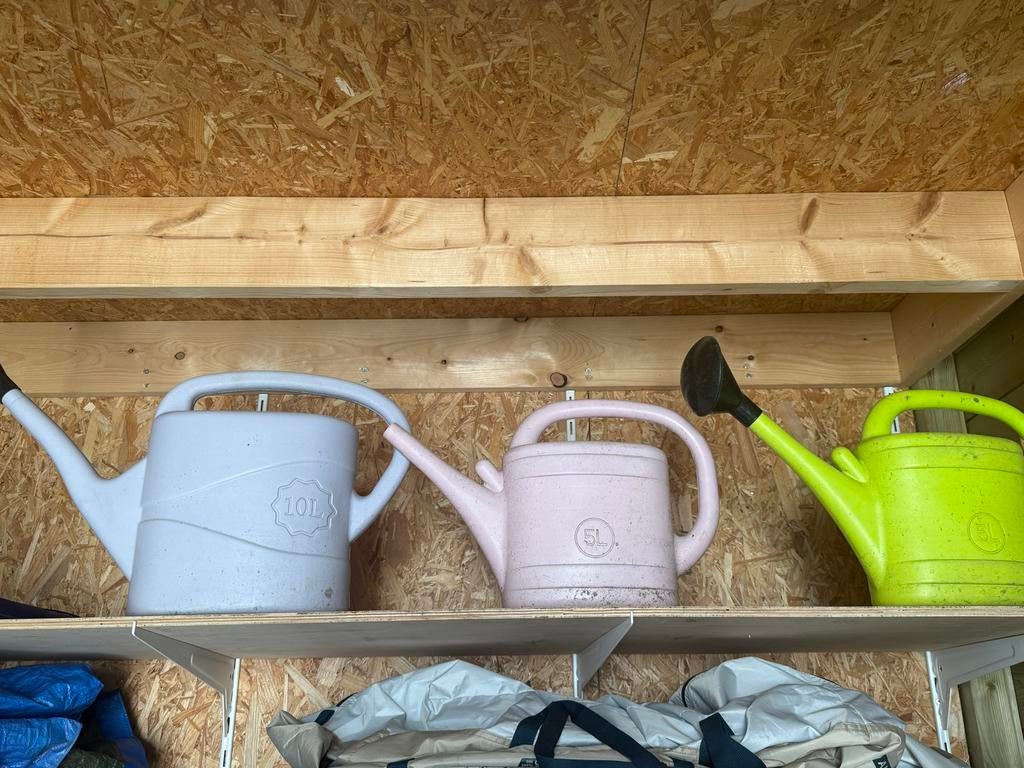 Set van 3 gieters (10L, 5L, 5L) - Diverse kleuren, Ophalen, Zo goed als nieuw, Kunststof