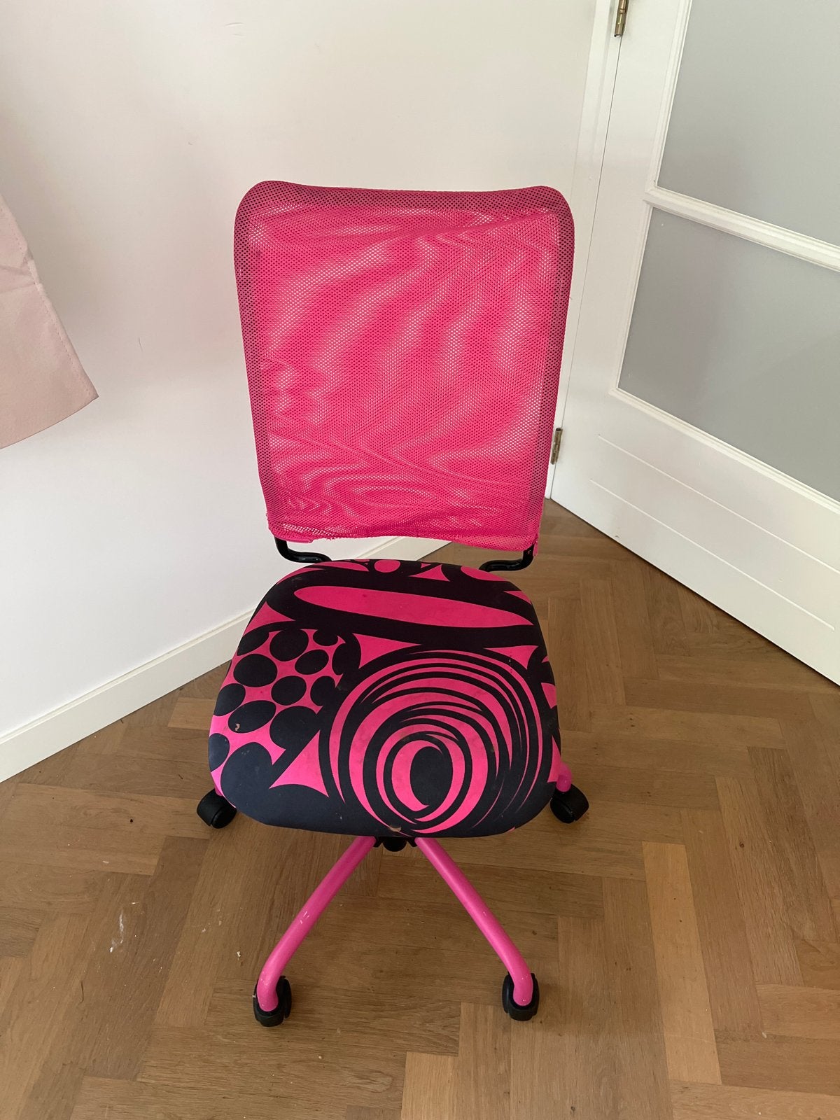 Roze bureaustoel met vrolijke print, Ophalen, Gebruikt, Roze, Bureaustoel