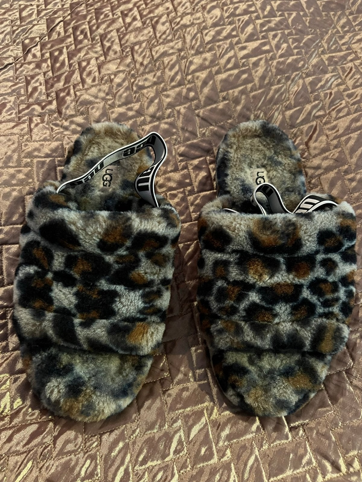 UGG sloffen maat 37 origineel zgan, Kleding | Dames, Schoenen, UGG, G, G, Zwart