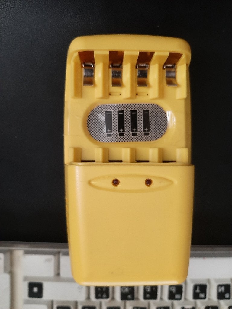 BATTERY CHARGER OK-1108, Ophalen of Verzenden, Zo goed als nieuw